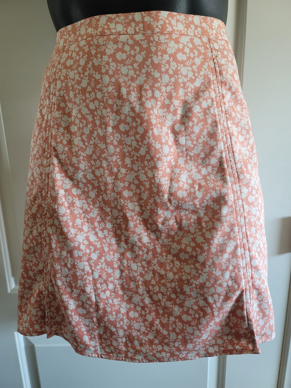 Women's Ditsy Pink Floral Mini Skirt
